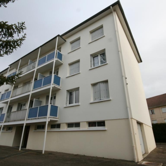  Annonces MONTLUCON : Building | SAINT-AMAND-MONTROND (18200) | 620 m2 | 399 000 € 